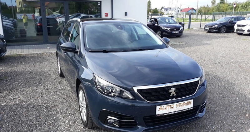 Peugeot 308 cena 41999 przebieg: 186000, rok produkcji 2020 z Trzemeszno małe 211